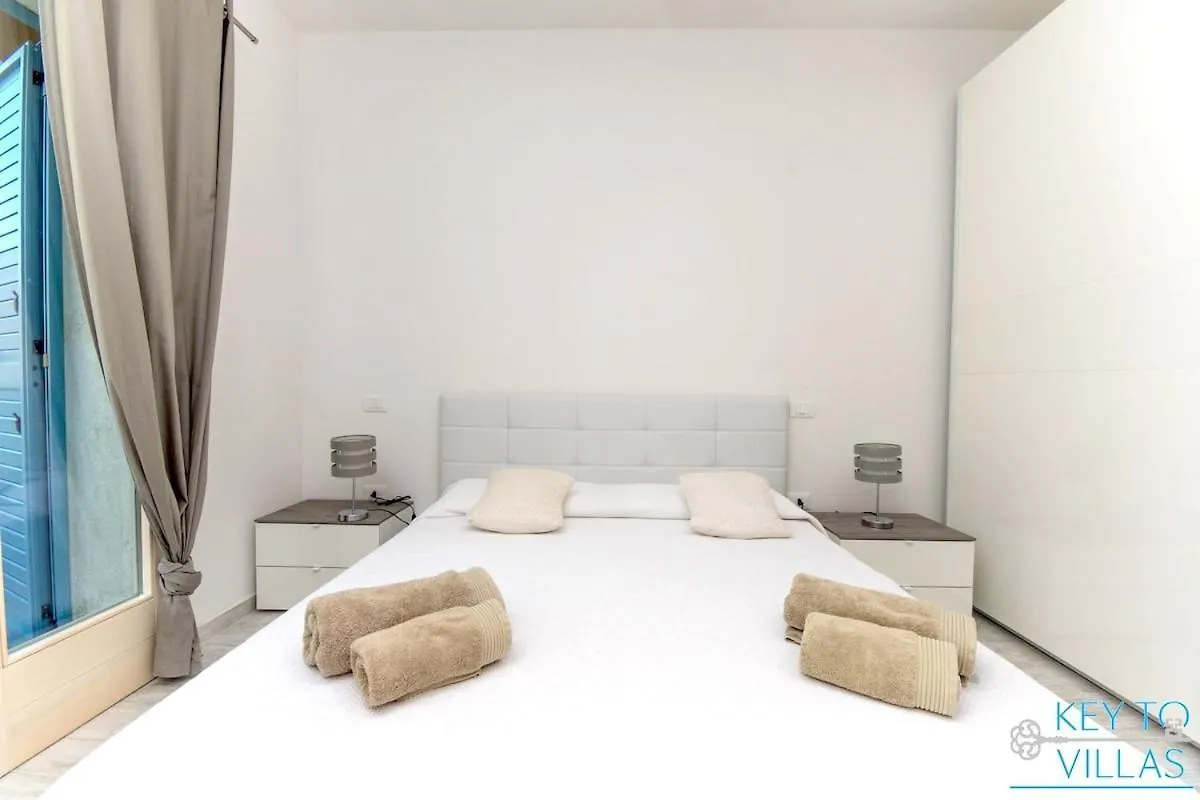 Marina House - Luxury Apartment, Sea View, Wi-Fi, Aircon - Key To Villas Castelsardo Italy